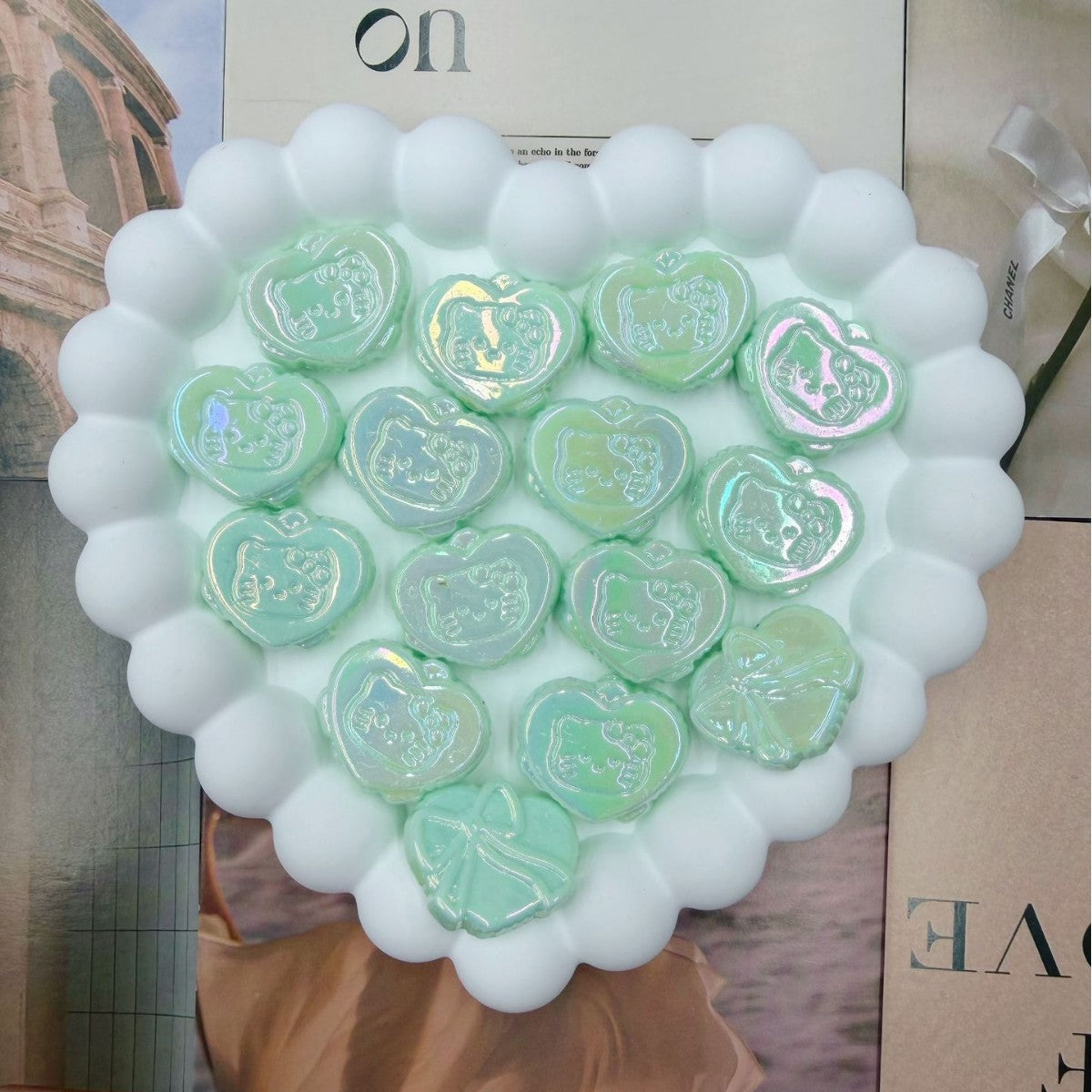 Decorative Heart-Shaped 
Maetiva