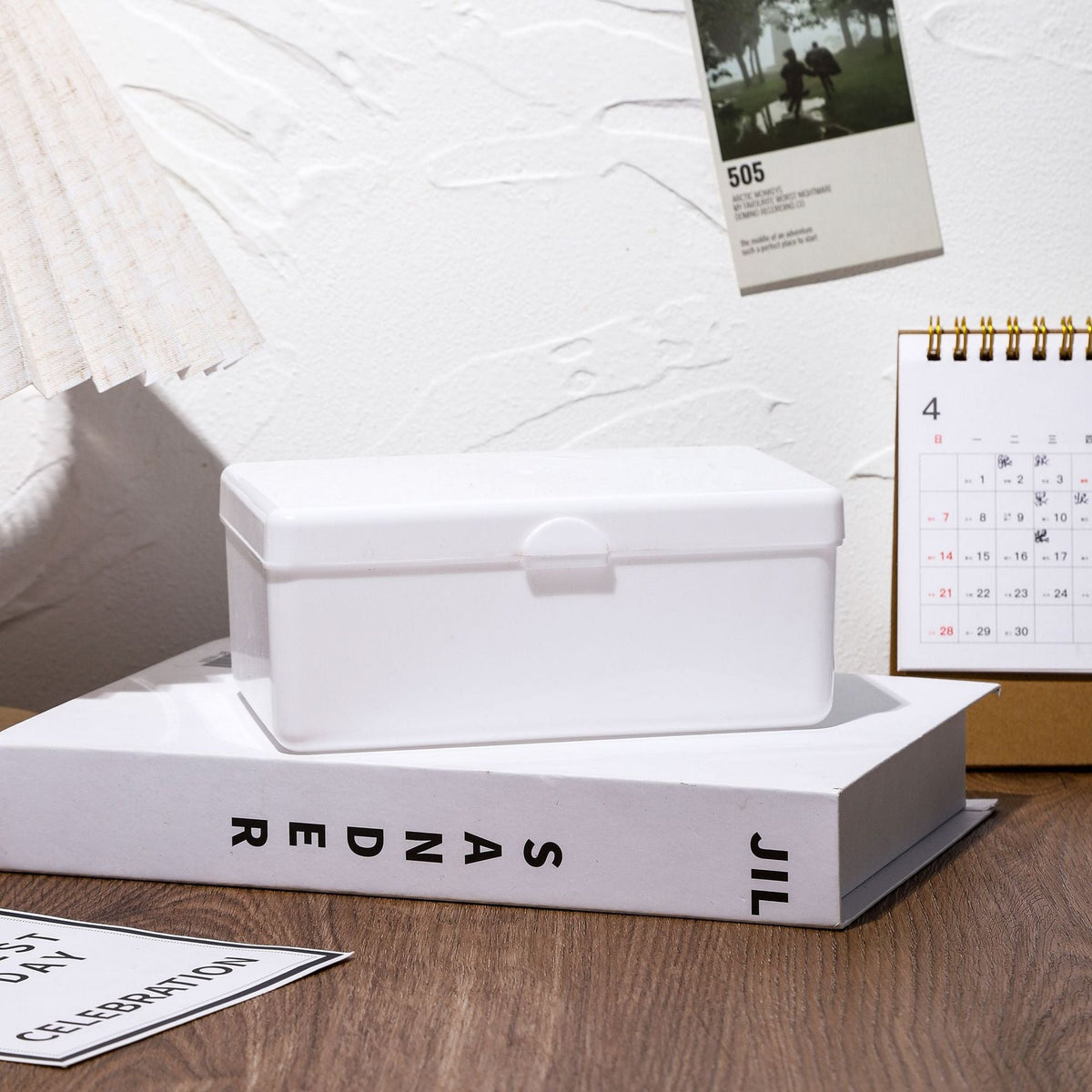 Versatile Storage Box with Secure Lid 
Maetiva