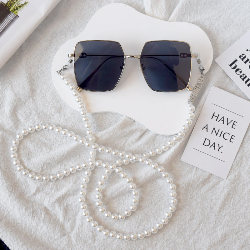 Elegant Beaded Eyewear Chain 
Maetiva  786692260