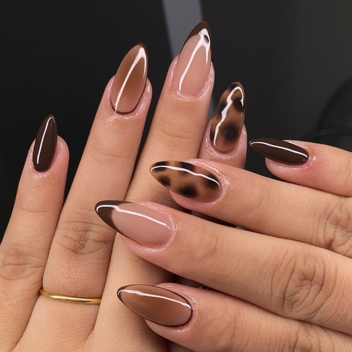 Artificial nails with modern night motif 
Maetiva