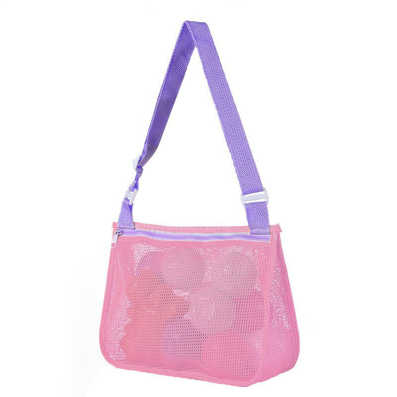 Practical and Breathable Beach Bag with Mesh Structure 
Maetiva