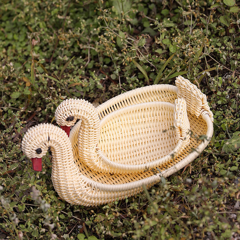 Decorative Woven Duck-Shaped Storage Basket 
Maetiva
