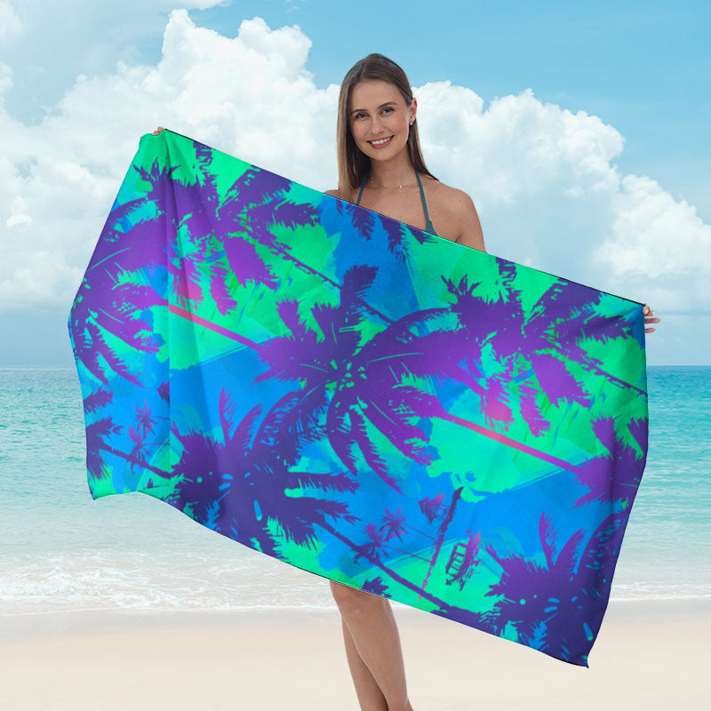 Beach towel with colorful tropical motif 
Maetiva
