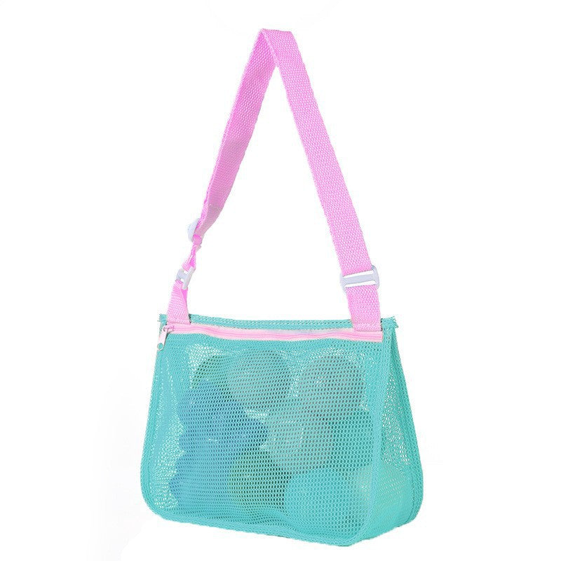 Practical and Breathable Beach Bag with Mesh Structure 
Maetiva