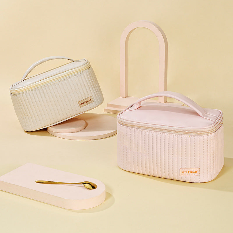 Elegant Quilted Makeup Storage Case 
Maetiva