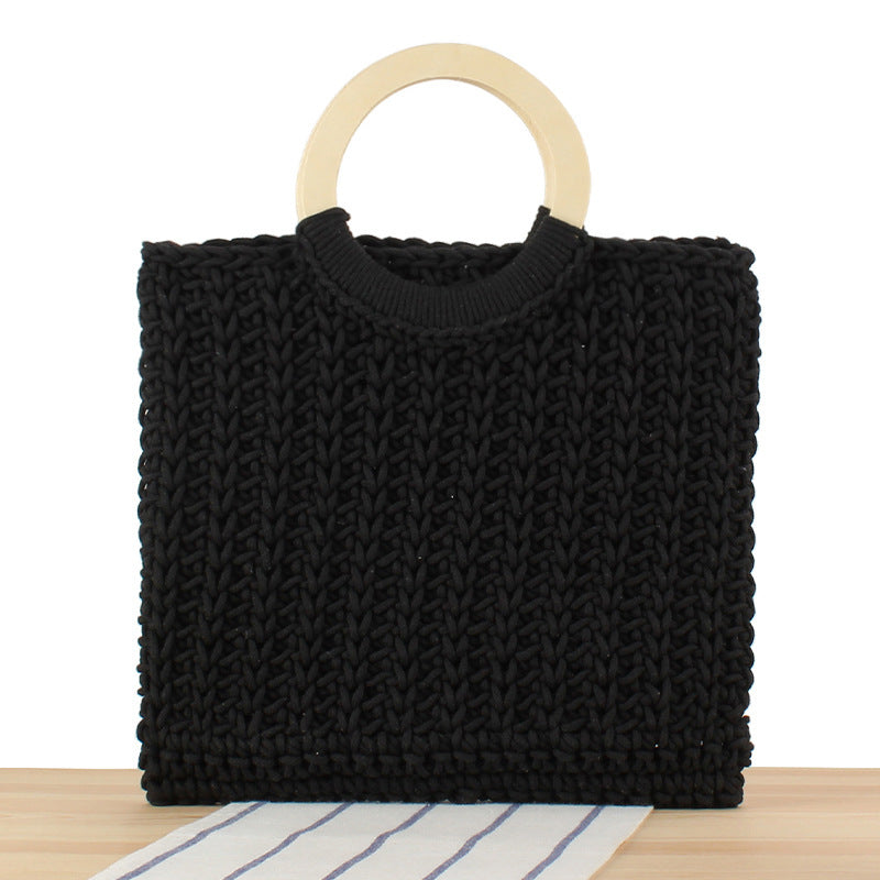 Handbag with Modern Geometric Knit Design 
Maetiva