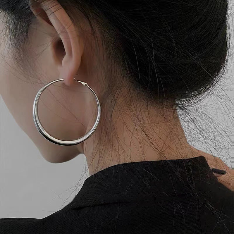 Elegant and Timeless Earrings 
Maetiva