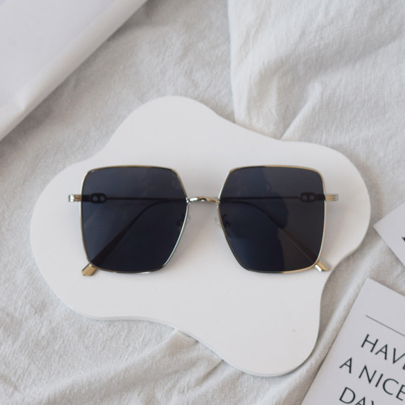 Elegant Beaded Eyewear Chain 
Maetiva  786692260