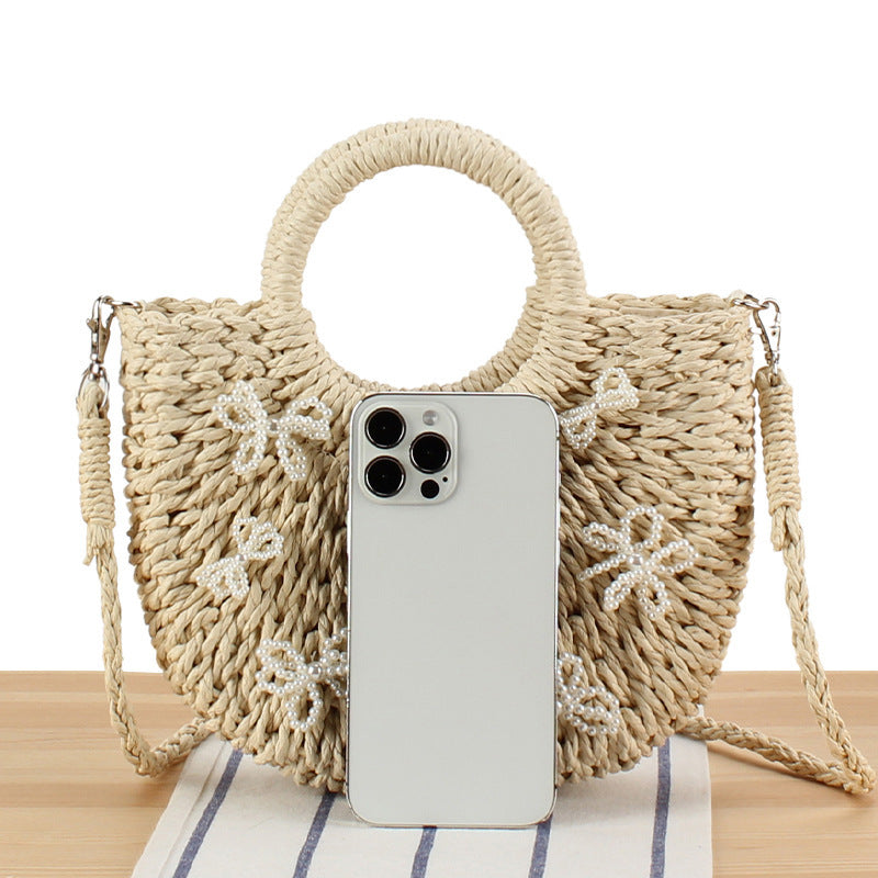 Basket bag with floral designs 
Maetiva