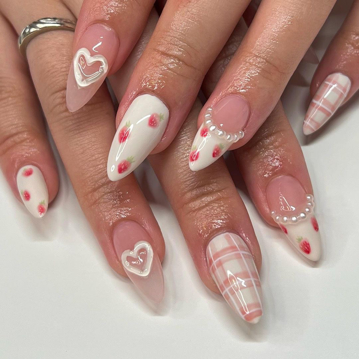 Artistic Heart and Floral Press-On Nail Extensions 
Maetiva