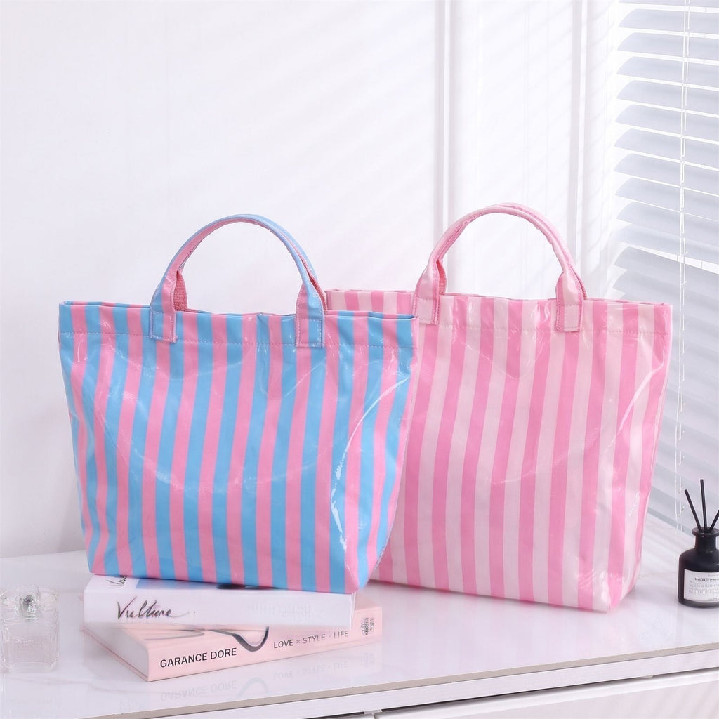 Generous shopping bag 
Maetiva