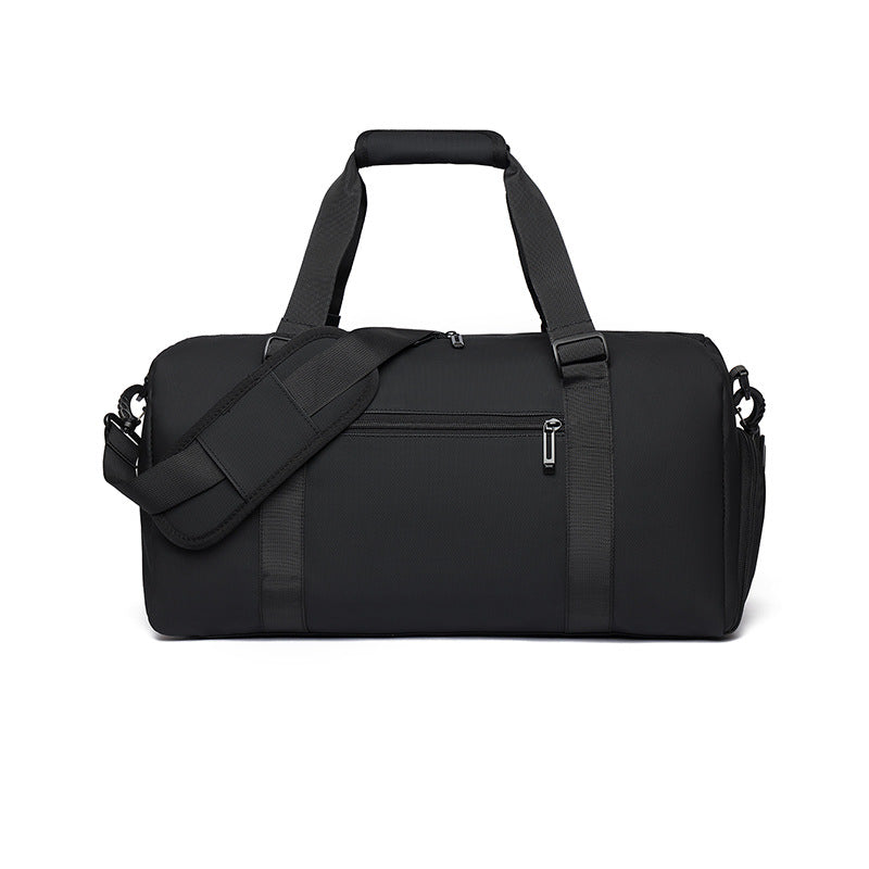 Versatile sports duffel bag with practical compartments 
Maetiva
