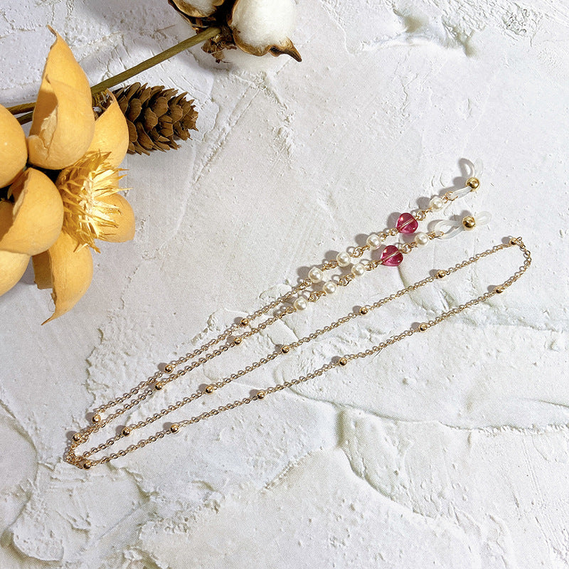 Delicate jewelry chain with pearls and crystals 
Maetiva