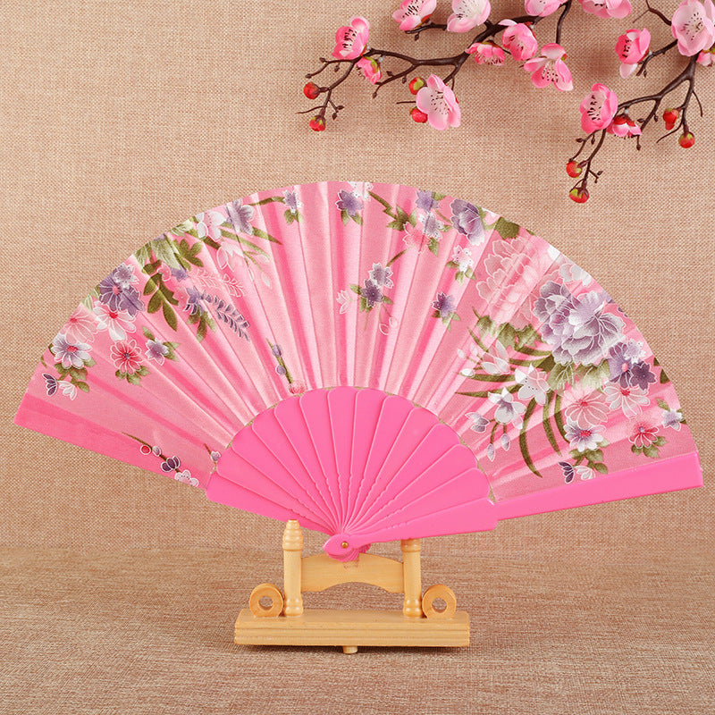 Ladies decorative fan 
Maetiva