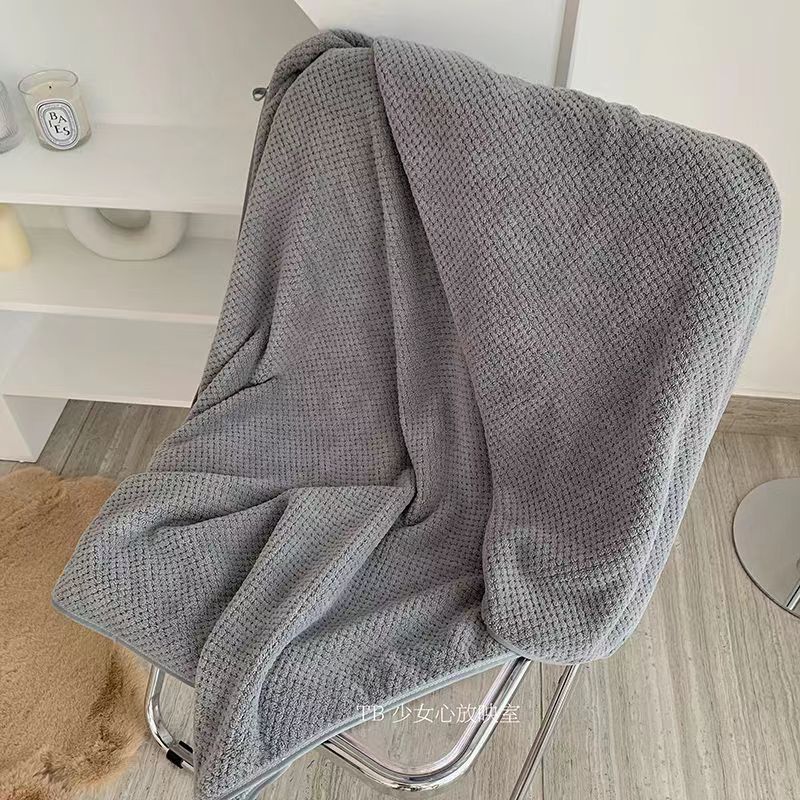 Textured Knit Bath Towel 
Maetiva