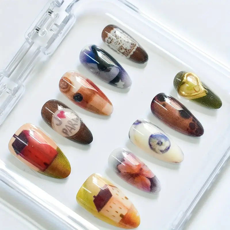 Artistic Nail Design 
Maetiva