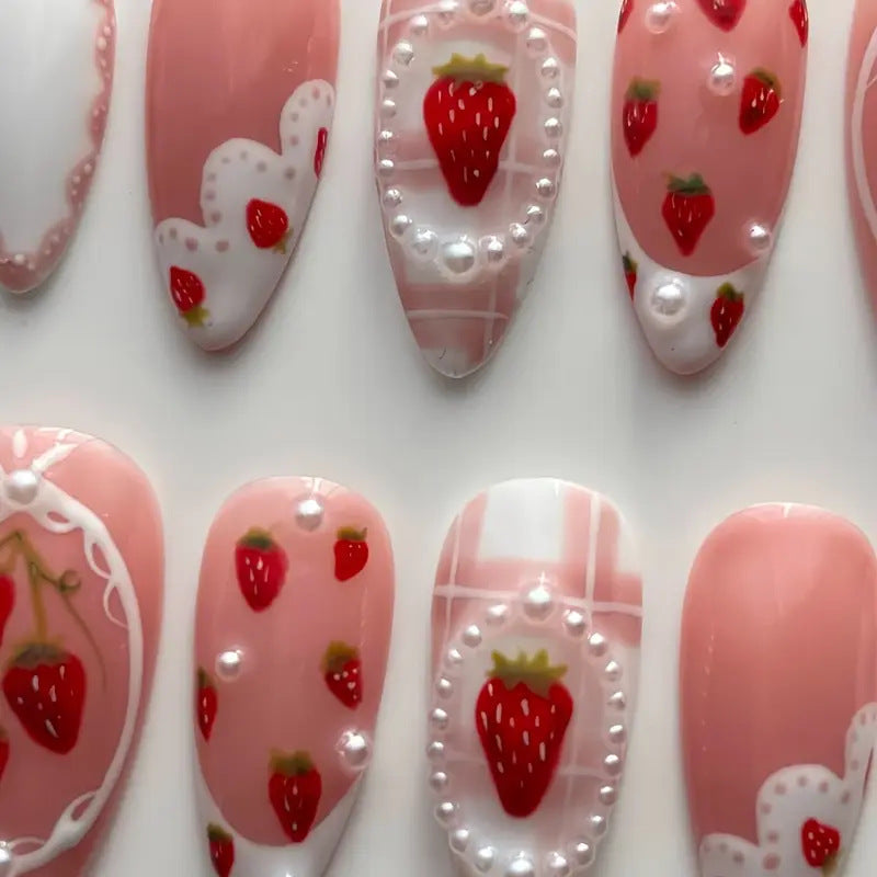 Artistic Nail Design 
Maetiva