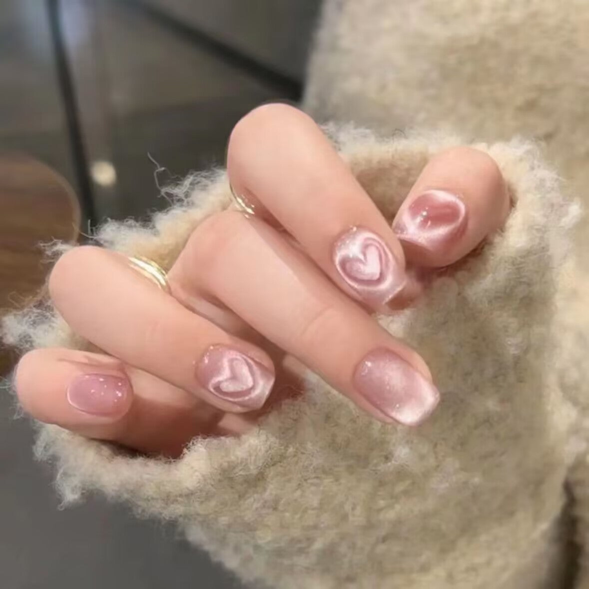 Artistic Floral-Embellished Press-On Nail Art 
Maetiva