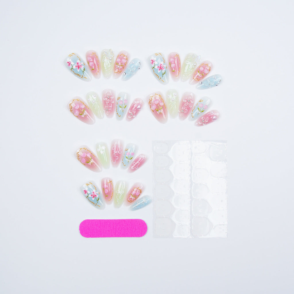 Artistic Nail Sets 
Maetiva