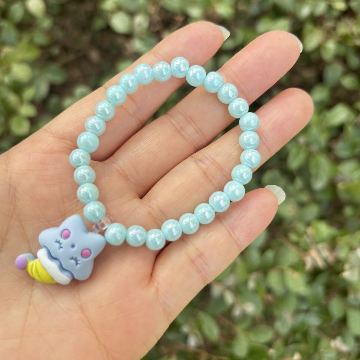 Cute bracelet with elephant charm Made of glass 
Maetiva