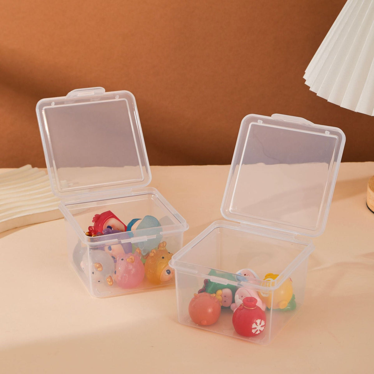 Multi-Functional Transparent Storage Box 
Maetiva