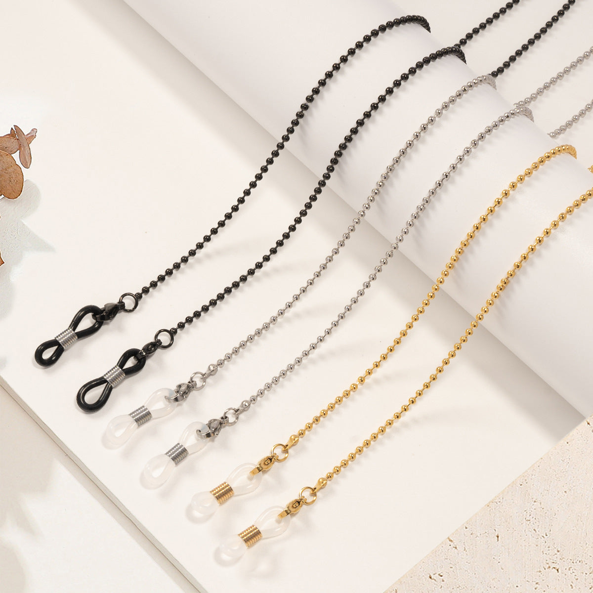 Versatile Eyewear Retainer Chain 
Maetiva