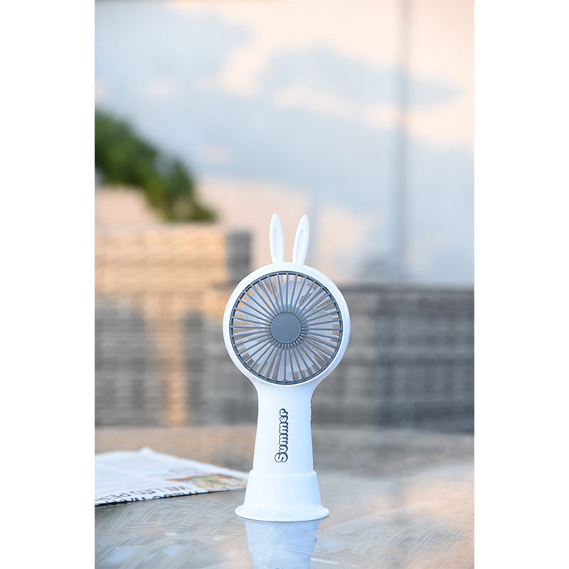 Oscillating USB Desk Fan 
Maetiva