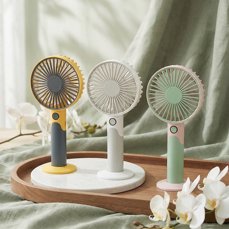 High-Performance Rechargeable Desk Fan 
Maetiva