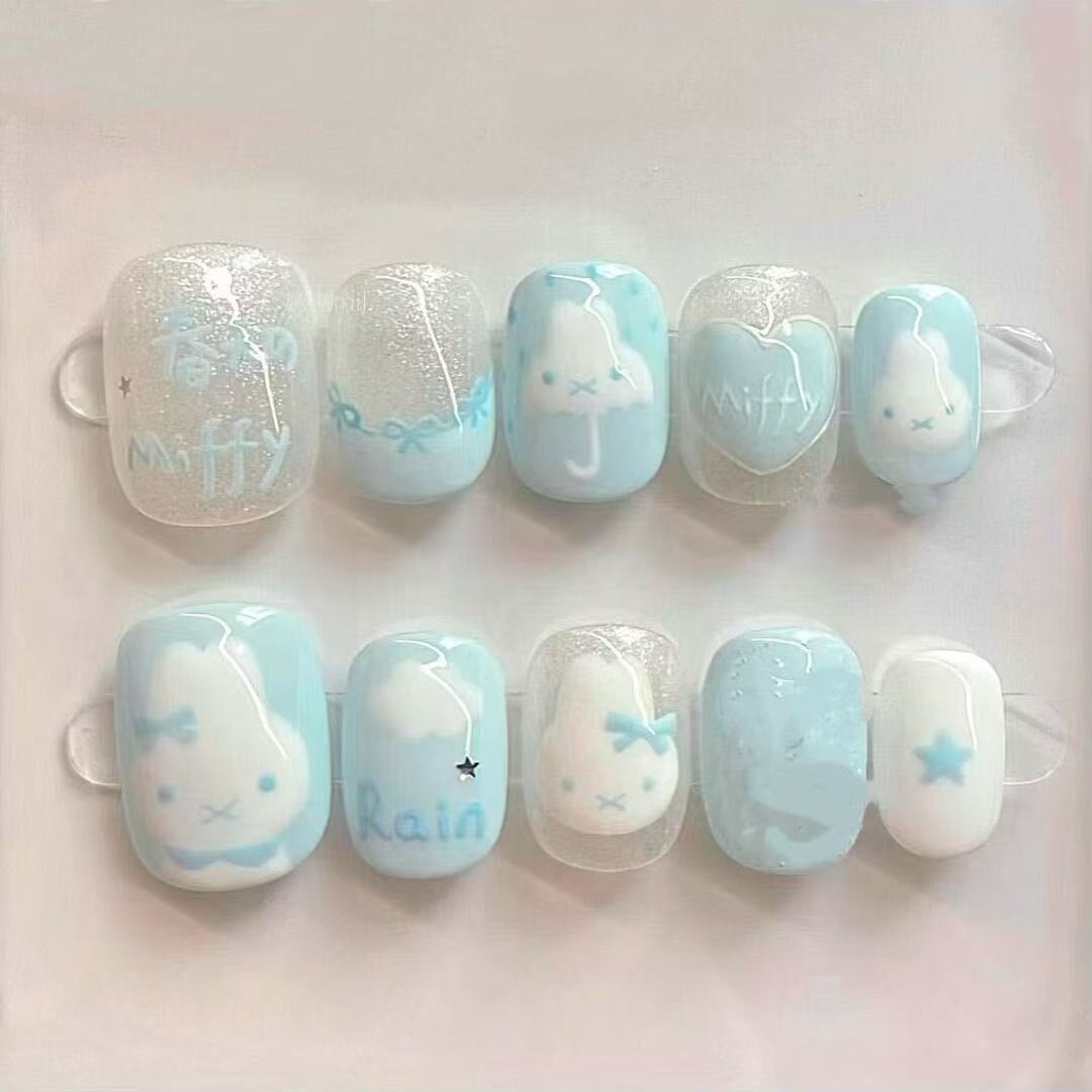 Artistic Nail Art 
Maetiva