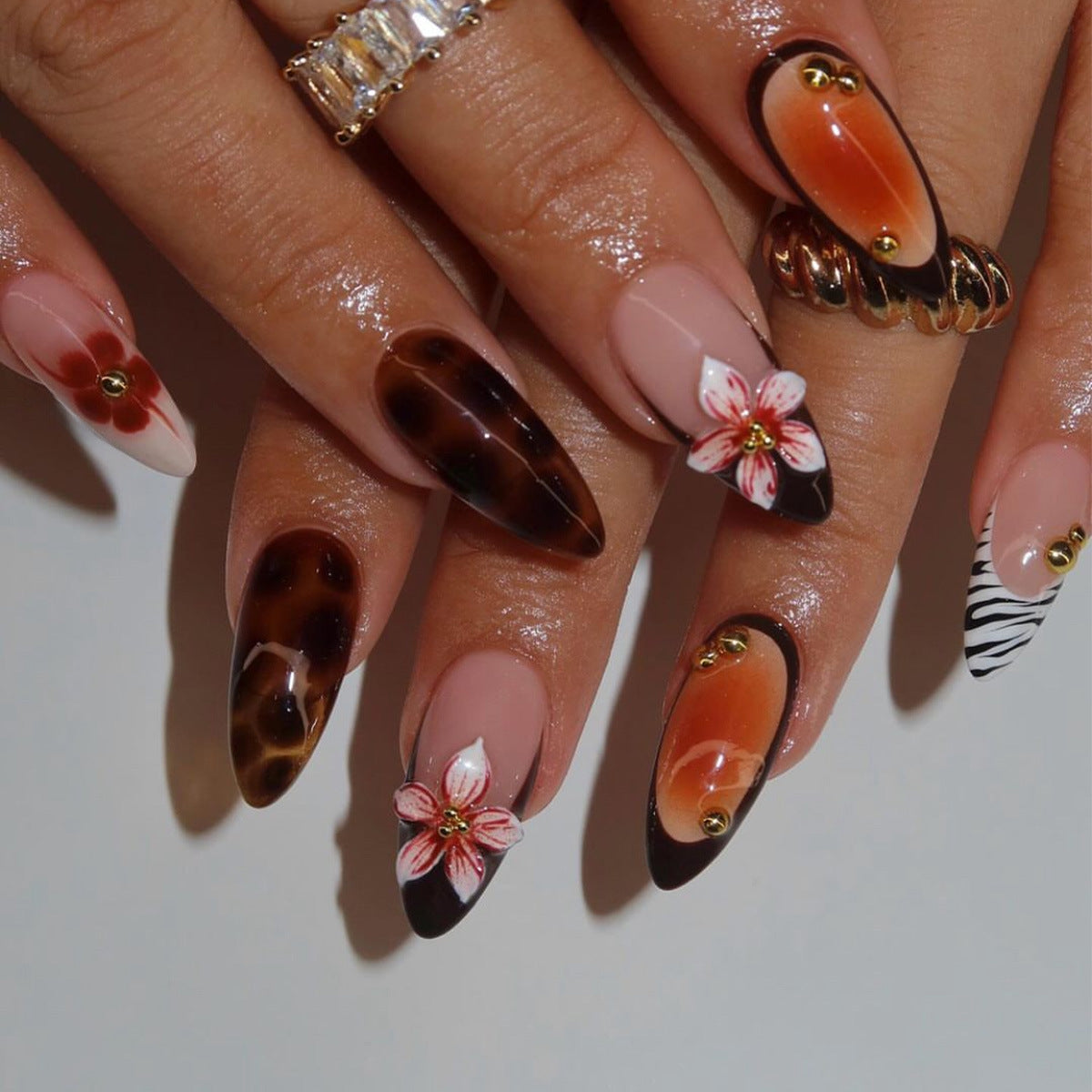 Decorative Long Stiletto Press-On Nails 
Maetiva