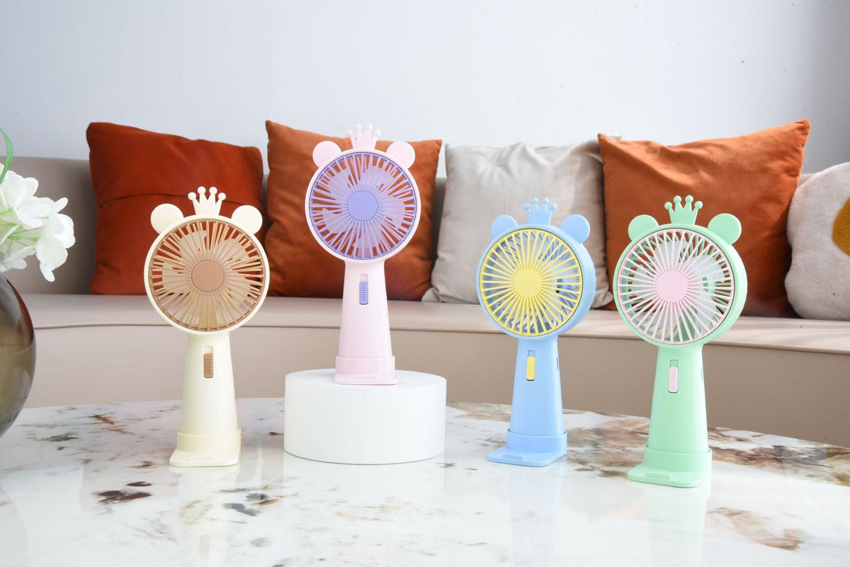 Oscillating USB Desk Fan 
Maetiva