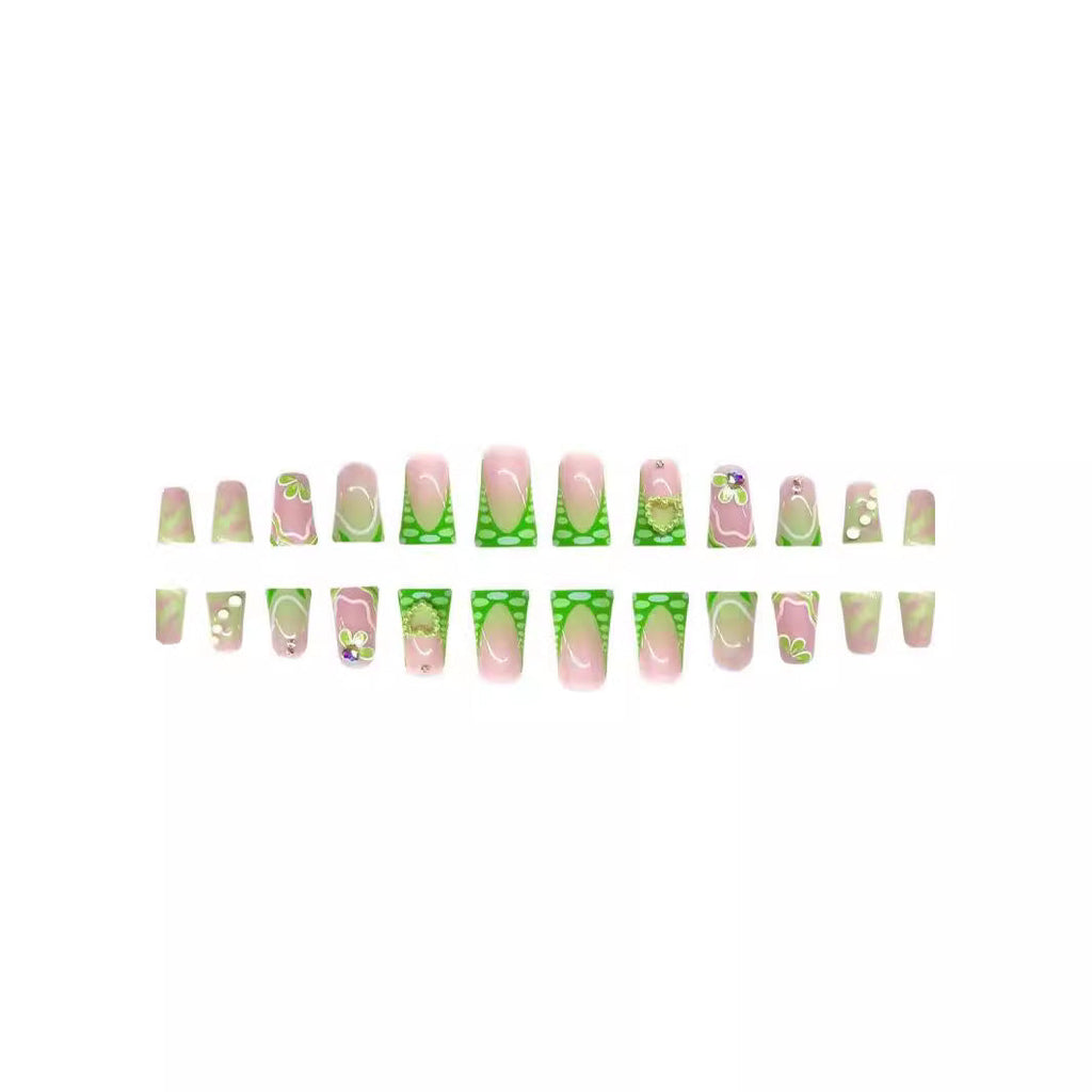 Artistic Gel Nail Extensions 
Maetiva