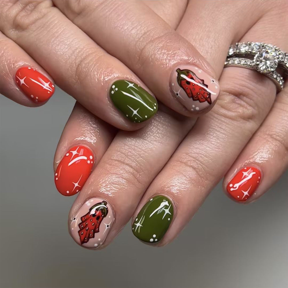 Holiday-Inspired Press-On Nail Art 
Maetiva