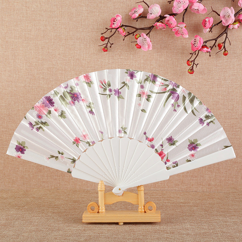 Ladies decorative fan 
Maetiva
