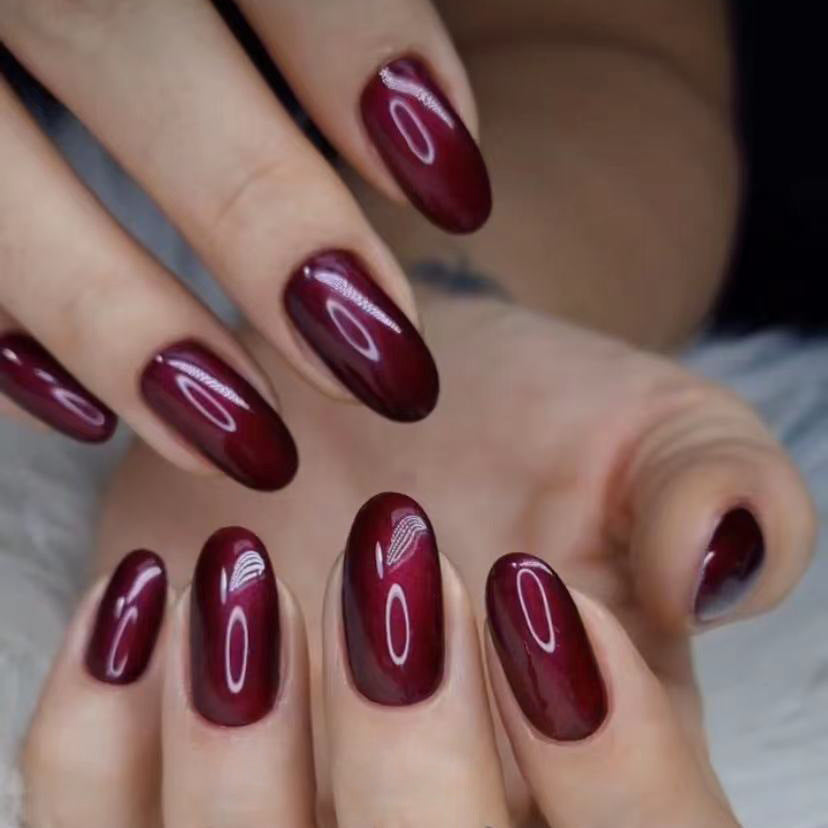 Luxury Glossy Almond-Shaped Press-On Nails 
Maetiva