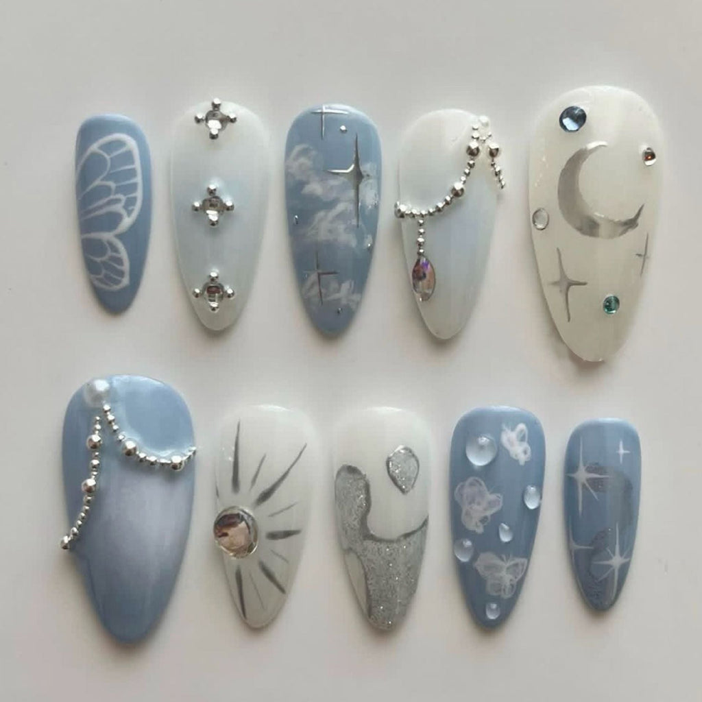 Artistic Nail Design 
Maetiva