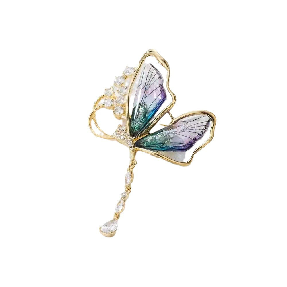 Exquisite butterfly brooch with glitter stones 
Maetiva