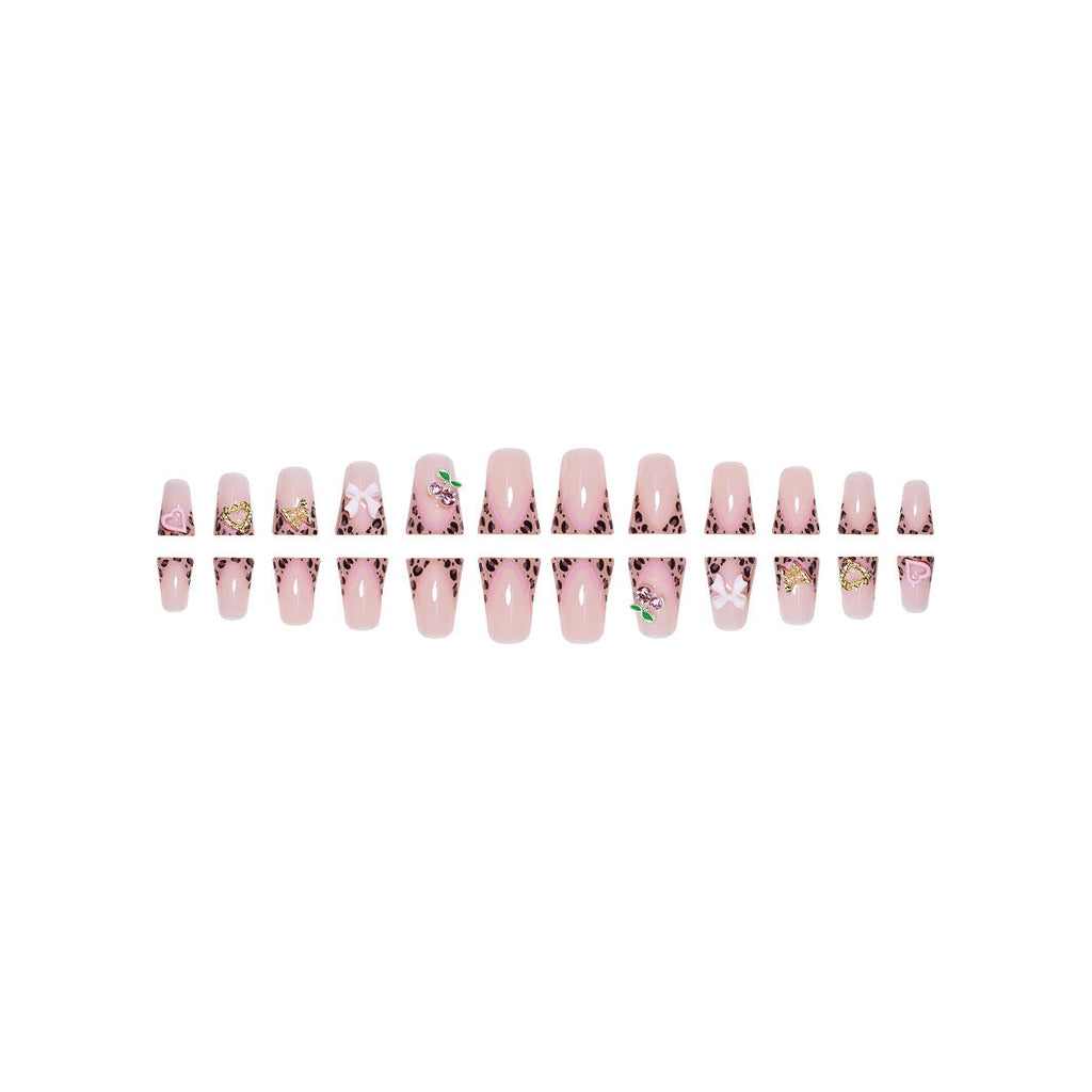 Artistic Nail Art 
Maetiva