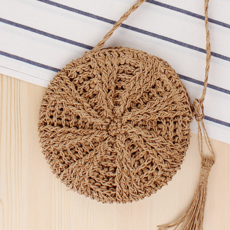 Handbag Made of Hand-Knotted Natural Material with Fringed Detail 
Maetiva