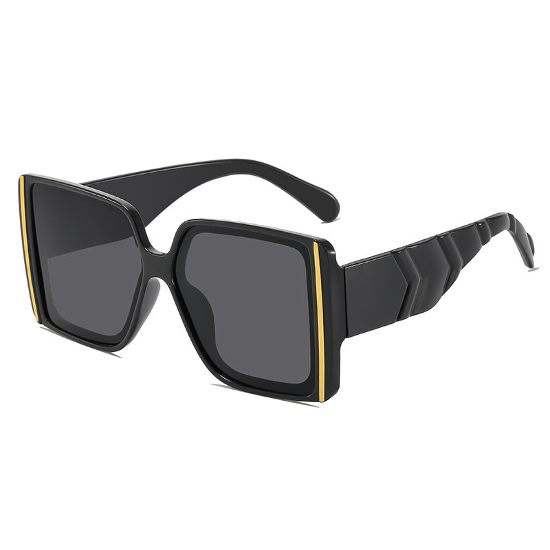 Retro-Inspired Chic Square Sunglasses 
Maetiva
