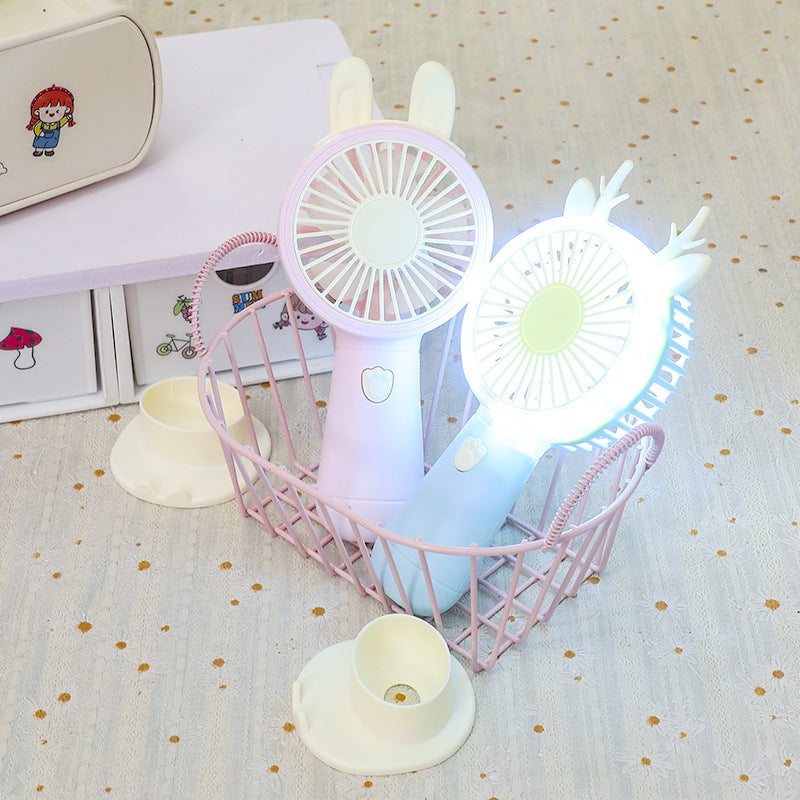 Portable USB Hand Fan with Integrated LED Light 
Maetiva