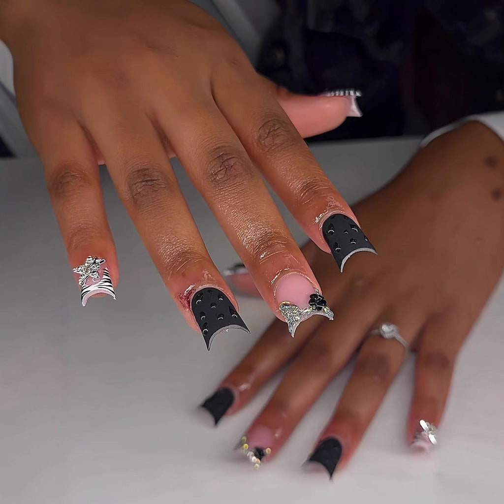 Floral Accent Nail Art Extensions 
Maetiva