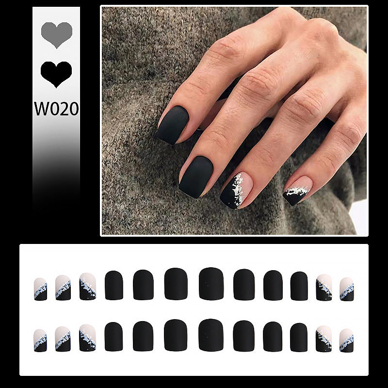 Elegant and fashionable artificial nails 
Maetiva