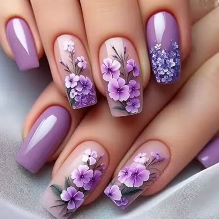 Artificial Nail Set with Floral 3D Designs 
Maetiva