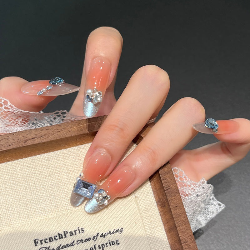 Artistic Floral-Embellished Press-On Nail Art 
Maetiva