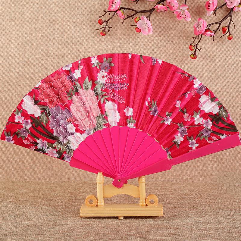 Ladies decorative fan 
Maetiva