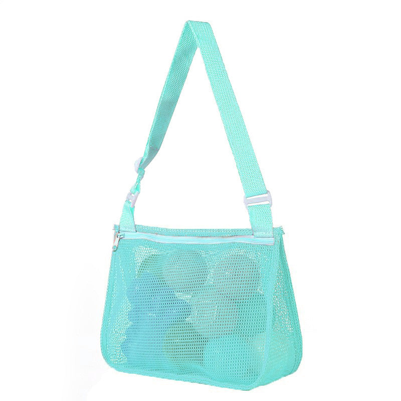 Practical and Breathable Beach Bag with Mesh Structure 
Maetiva