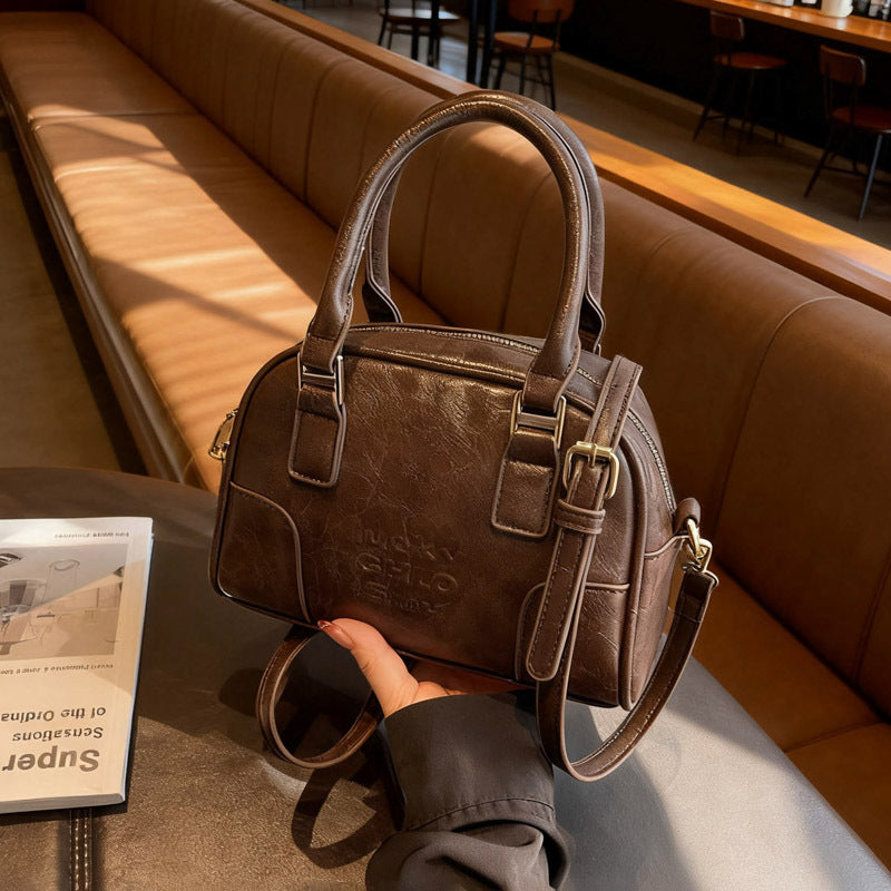 Elegant Leather Handbag 
Maetiva