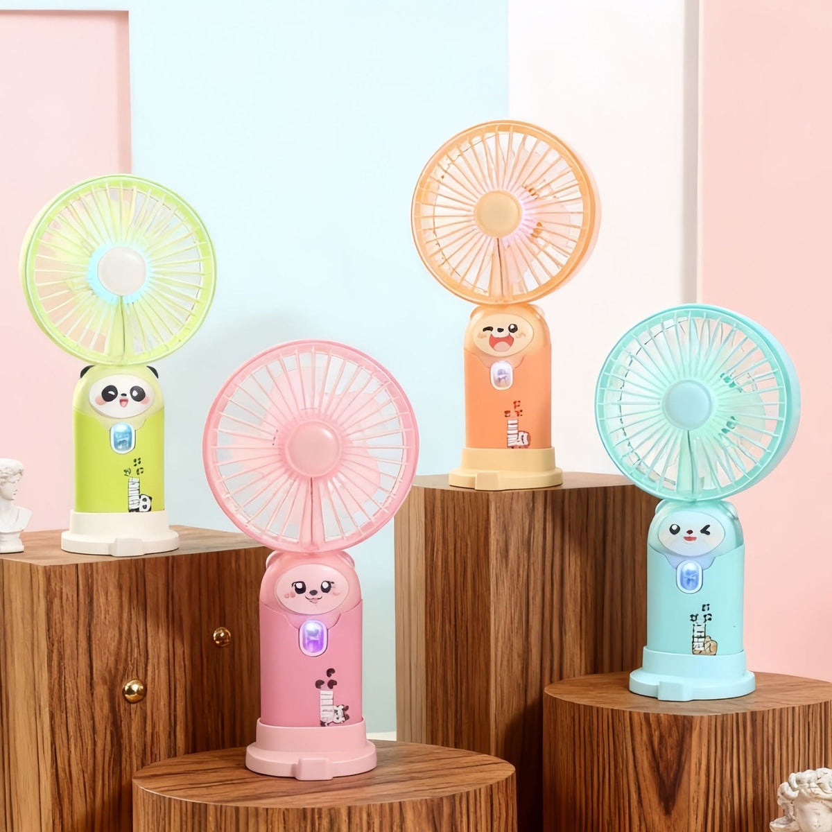 Women's portable handheld fan with cute bear design 
Maetiva