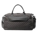 Sporty travel bag with ergonomic carrying system and water-repellent material 
Maetiva